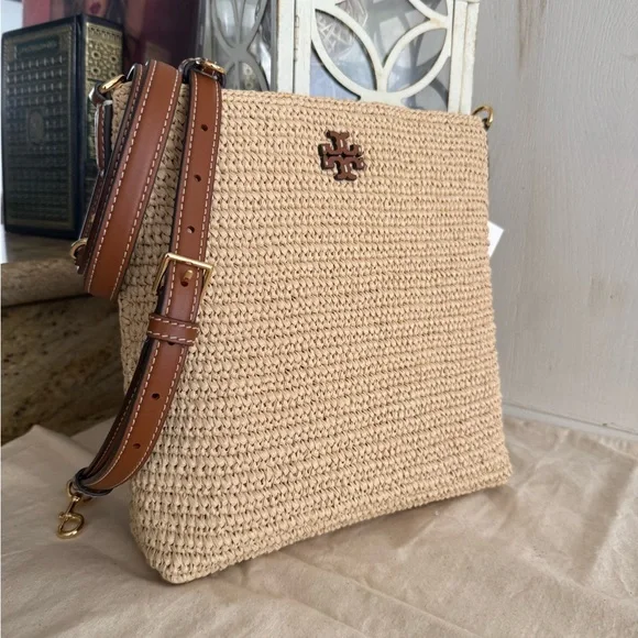 Tory Burch THEA RAFFIA SWINGPACK crossbody in COFFEE CREAM - Picture 2 of 10